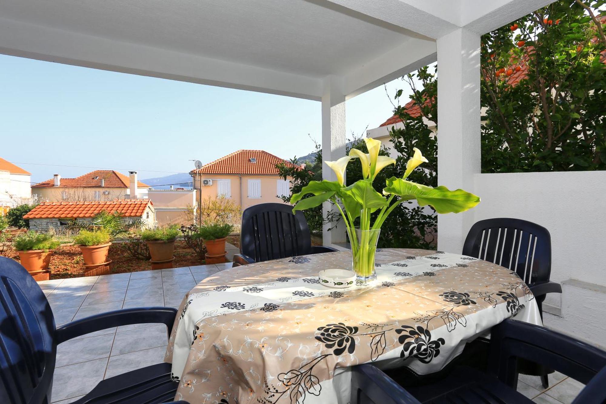 Apartments Olga Божава Экстерьер фото