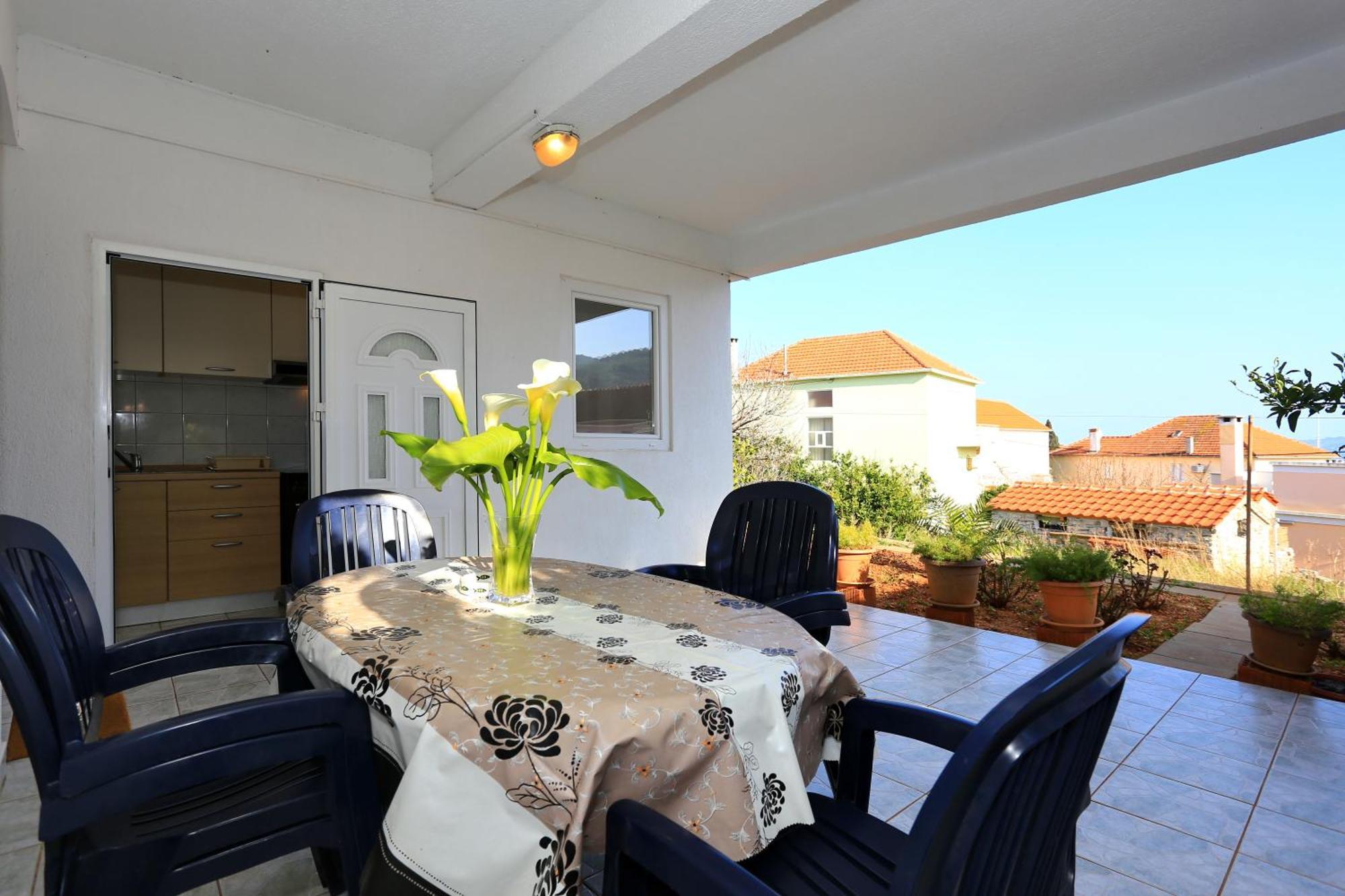 Apartments Olga Божава Экстерьер фото