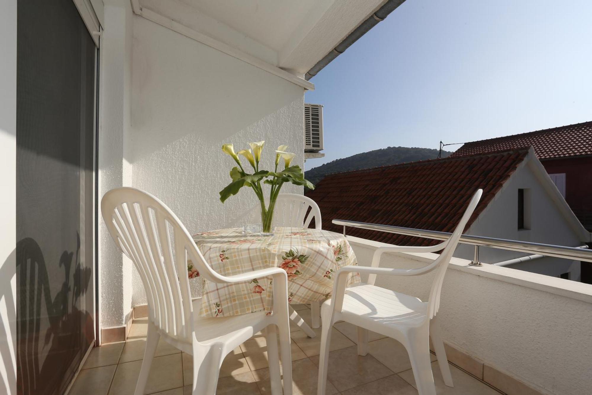Apartments Olga Божава Экстерьер фото