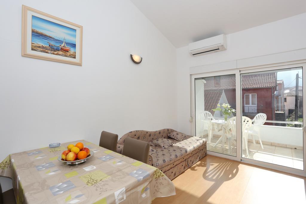 Apartments Olga Божава Экстерьер фото